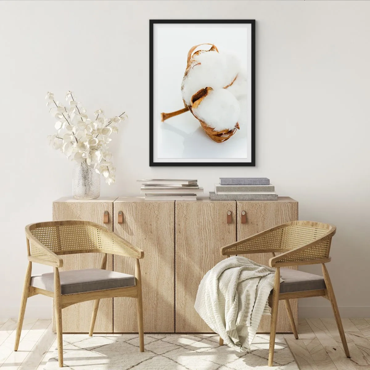 Plakat i sort ramme - Et nærbillede af en bomuldsgren med fine hvide fibre. - 50x70cm - Blød af natur - Moderne vægdekoration til stue og soveværelse ARTTOR
