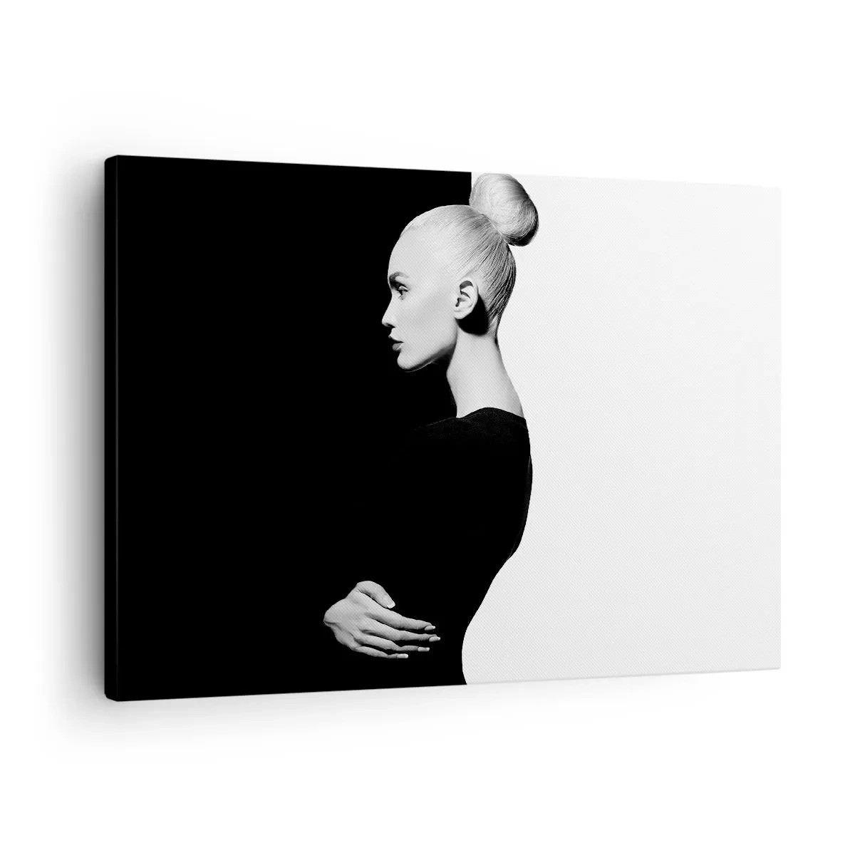 Lærredstryk - Billede på lærred - Stilfuldt portræt af en kvinde mod en sort-hvid baggrund - 70x50cm - Blot en kvinde - Moderne vægdekoration til stue og soveværelse ARTTOR