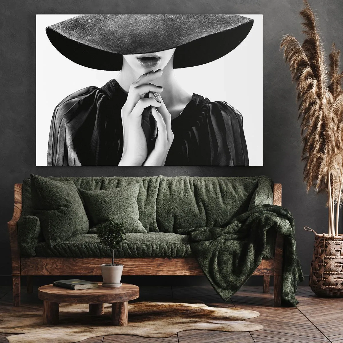 Lærredstryk - Billede på lærred - Stilfuld kvinde i en stor hat i nuancer af sort og hvid - 70x50cm - Usynlig skønhed - Moderne vægdekoration til stue og soveværelse ARTTOR