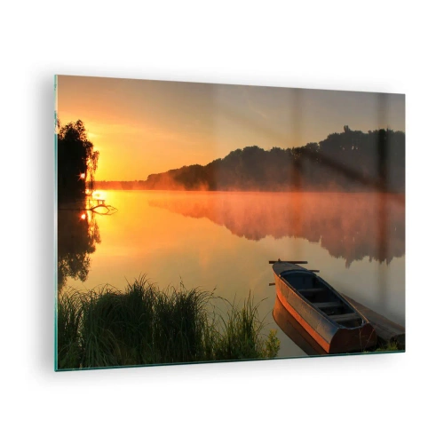 Billede på glas - Solopgang over en rolig sø med en båd ved bredden - 70x50cm - Solopgang over vand som en spejlplade - Moderne vægdekoration til stue og soveværelse ARTTOR