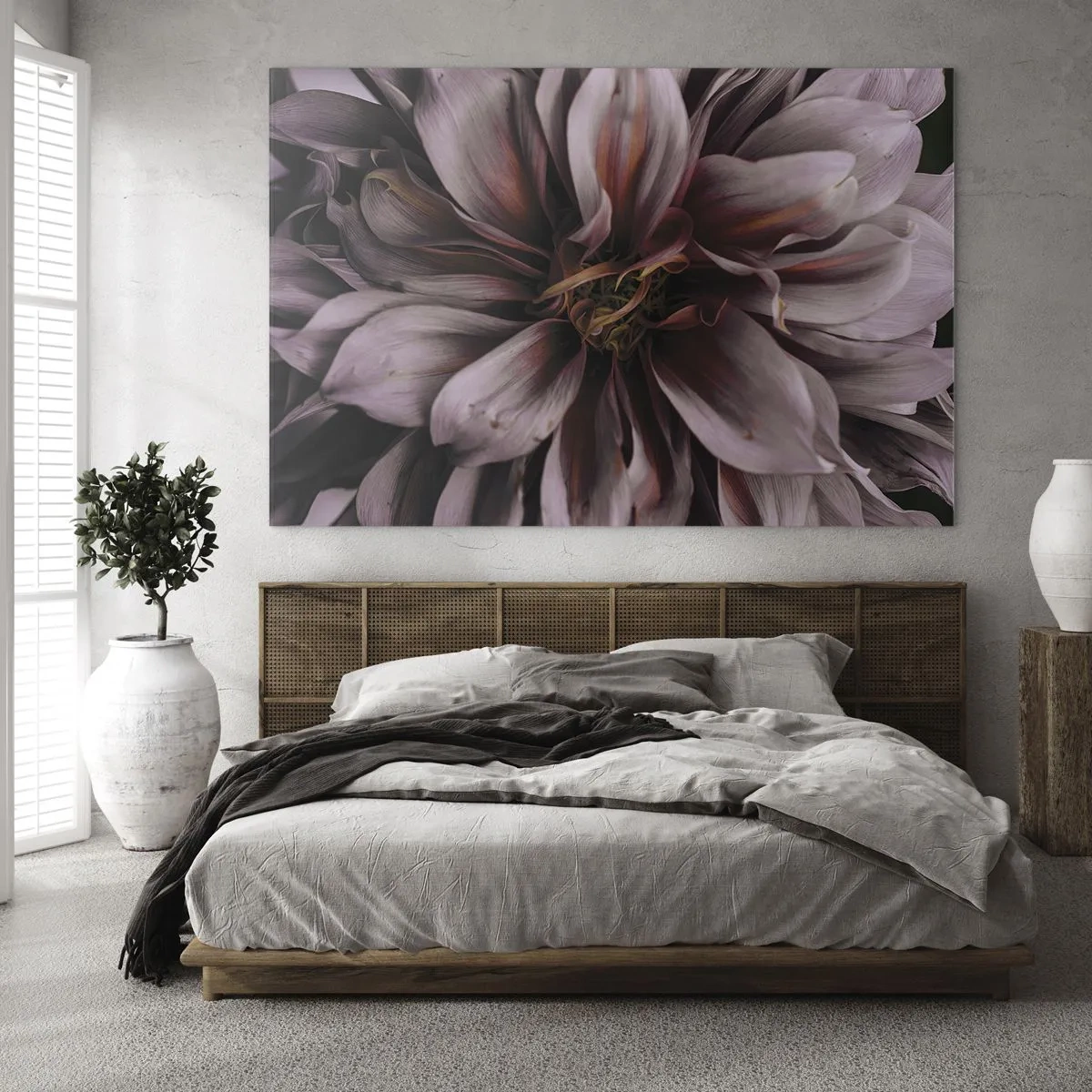 Billede på glas - Et nærbillede af en mørk blomst med lilla og bordeauxrøde kronblade - 70x50cm - Blomstret hjerte - Moderne vægdekoration til stue og soveværelse ARTTOR