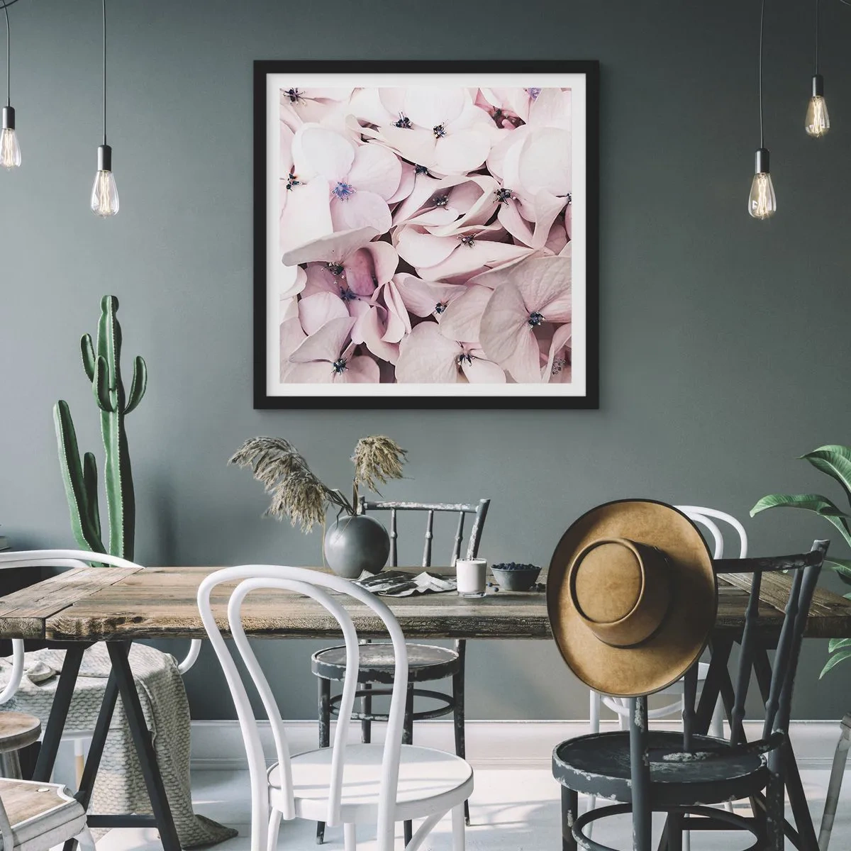 Plakat i sort ramme - I en flod af blomster - 30x30 cm